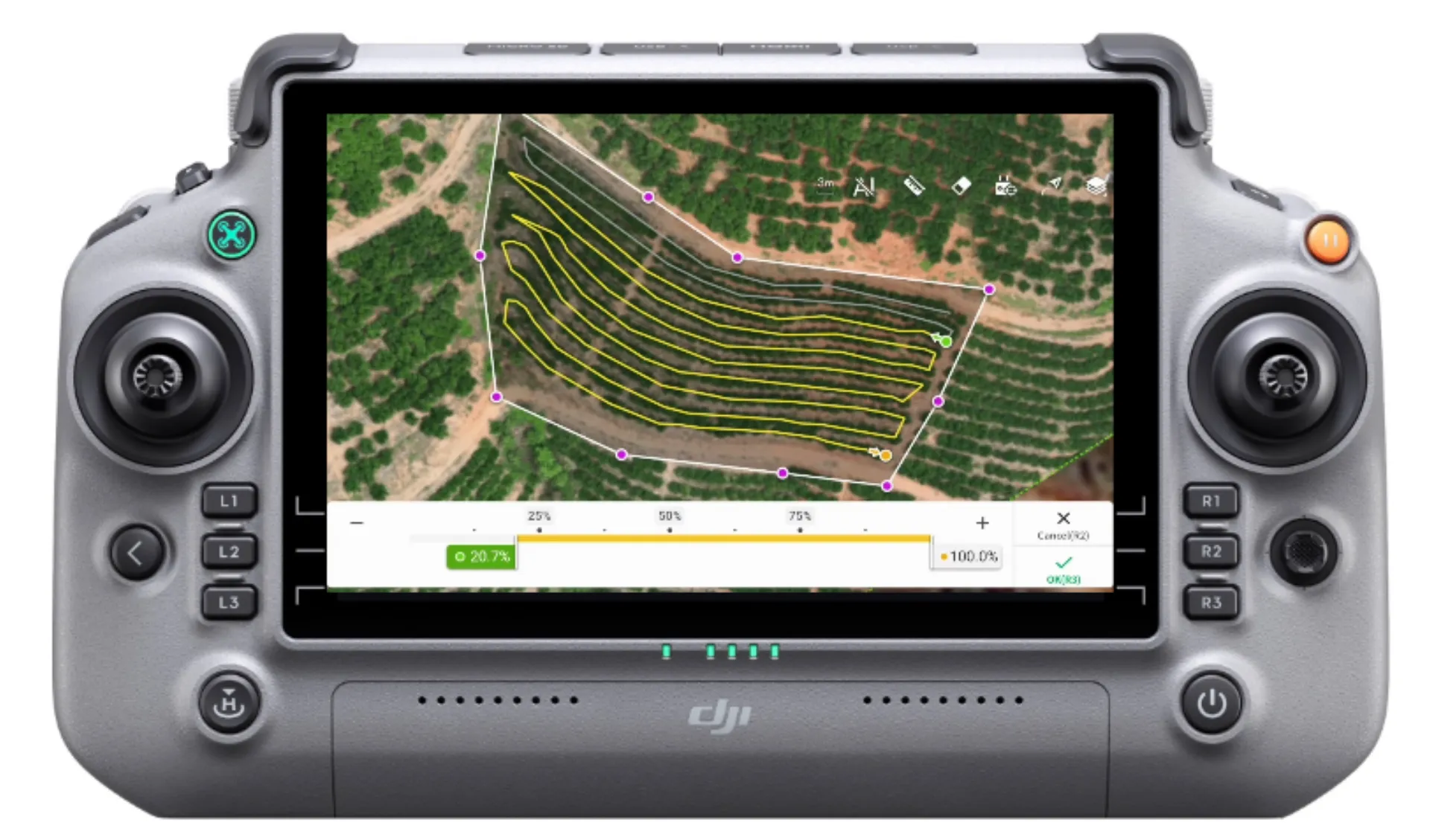 Mando DJI con mapa de recorrido planificado de la parcela